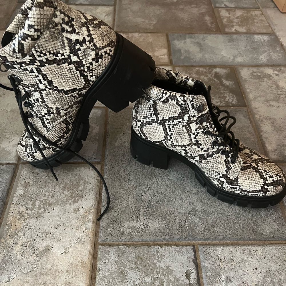 DL Dirty Laundry Booties